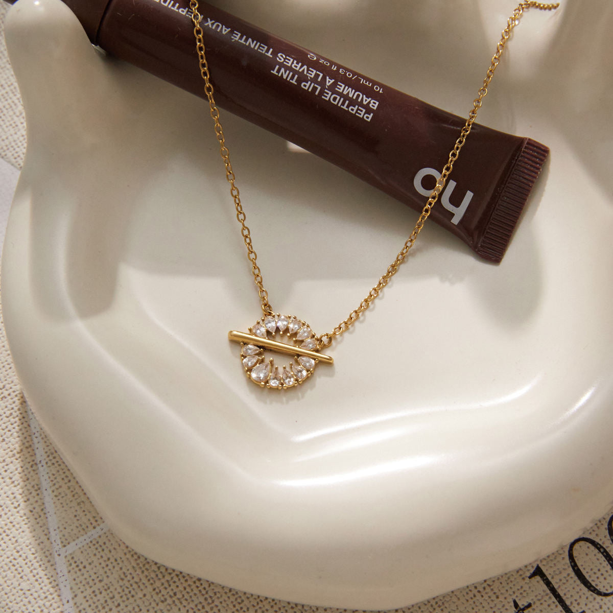 Elova Necklace