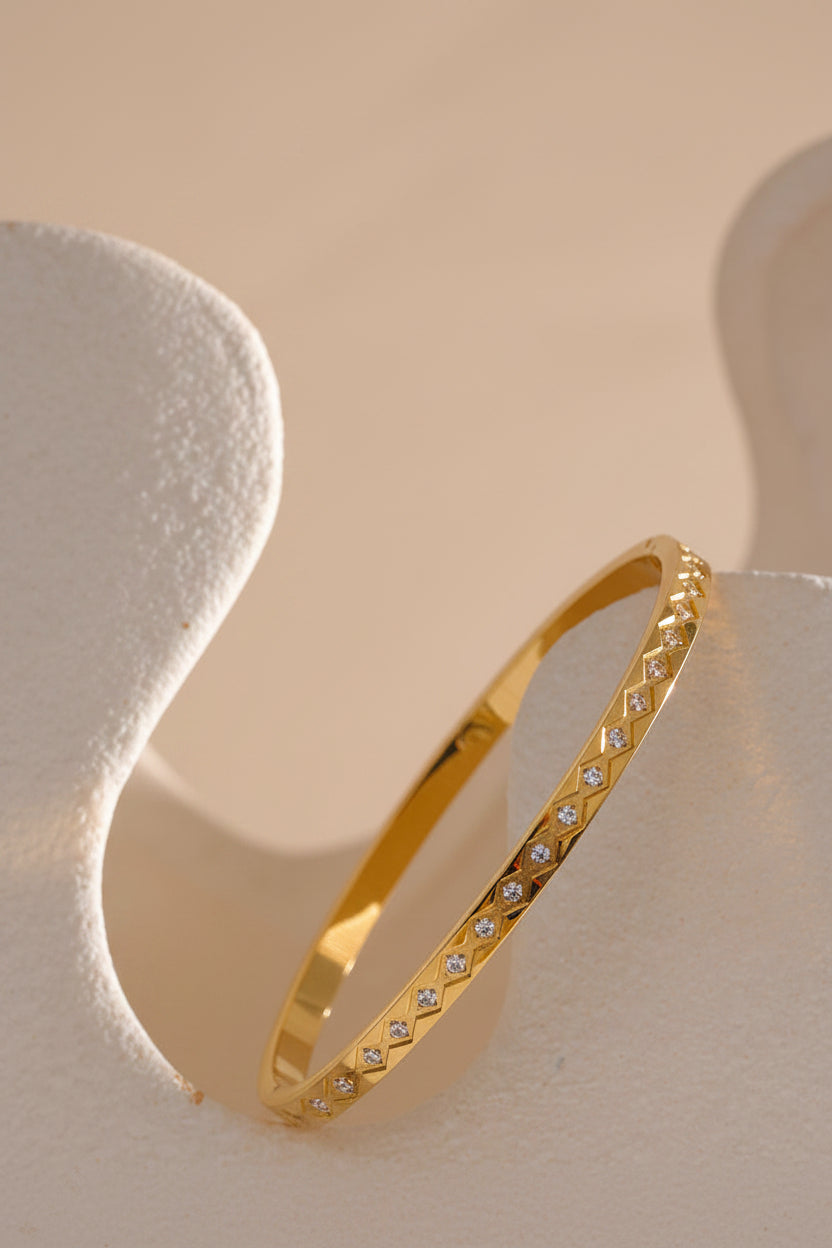 Velia Bangle